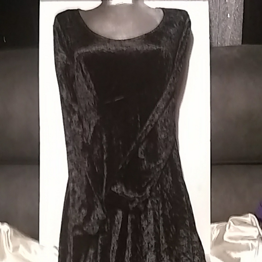 Dress - Picture 4 of 5